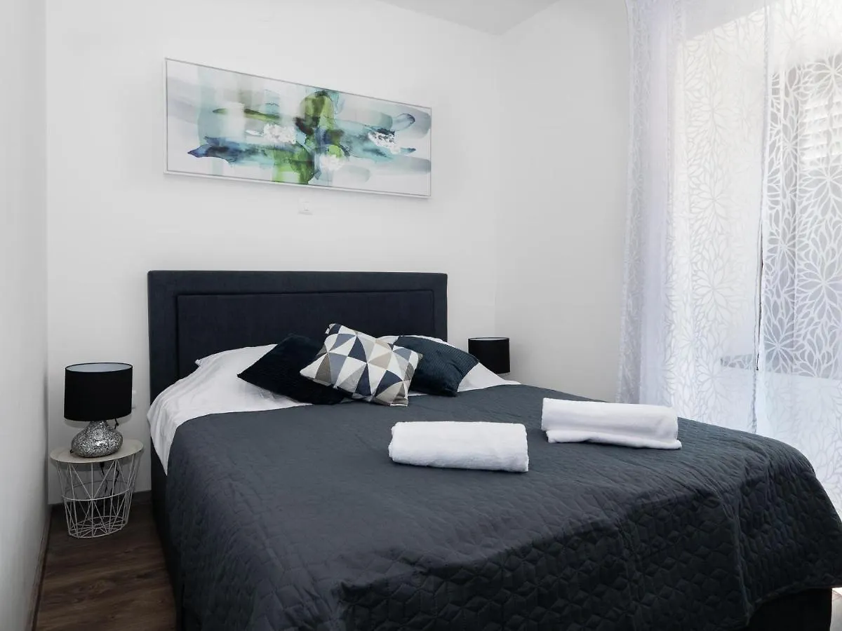 Arena Delight Studio Apartments Pola