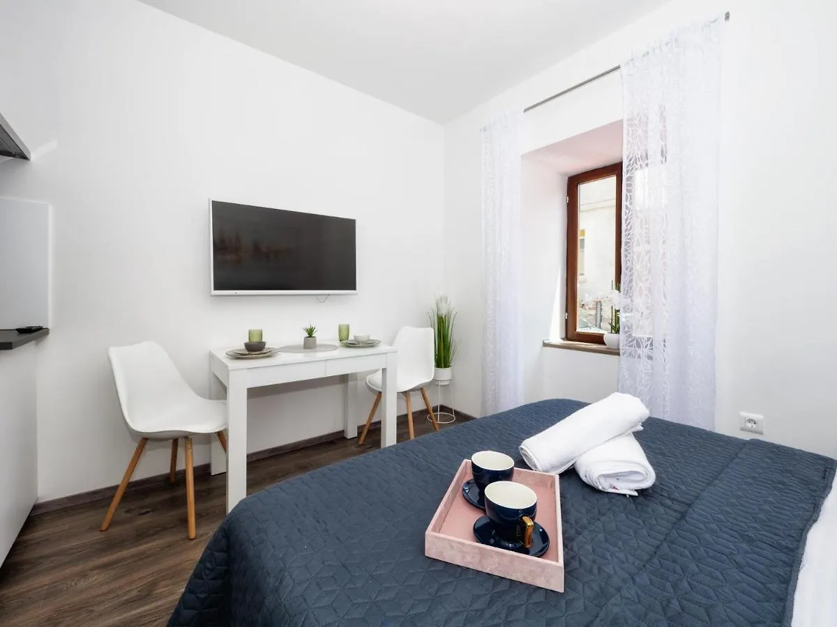 Arena Delight Studio Apartments Pola Croazia