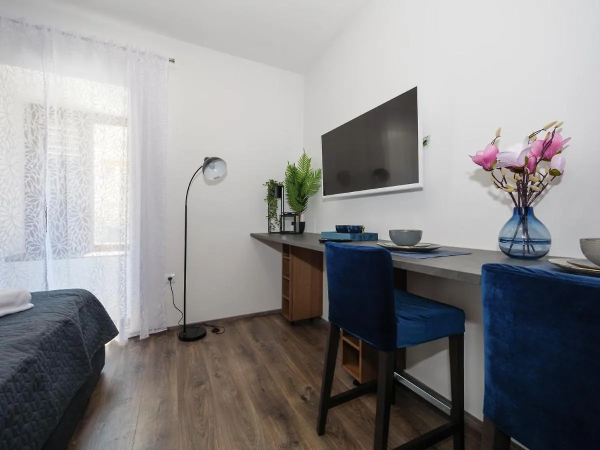 Arena Delight Studio Apartments Pula 0*,  Kroatien