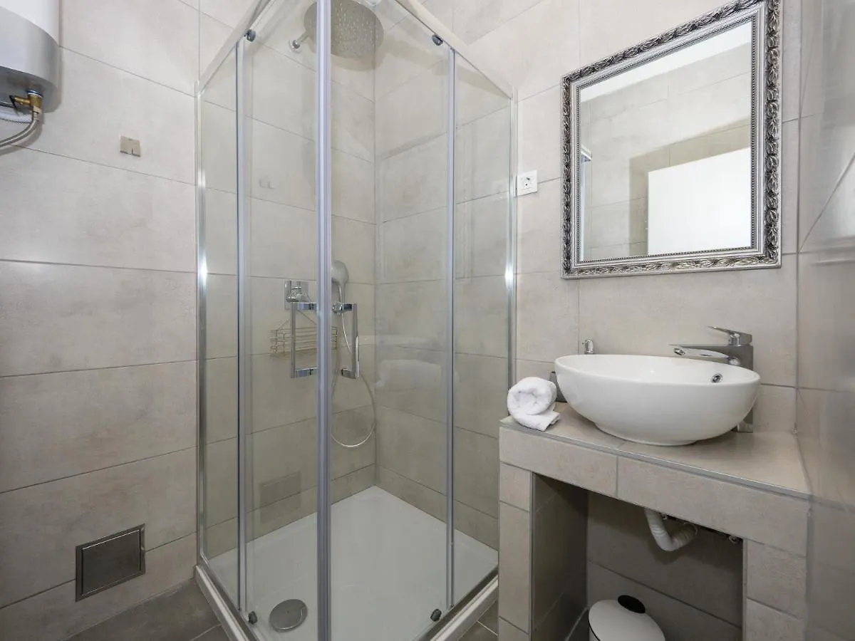 Arena Delight Studio Apartments 普拉