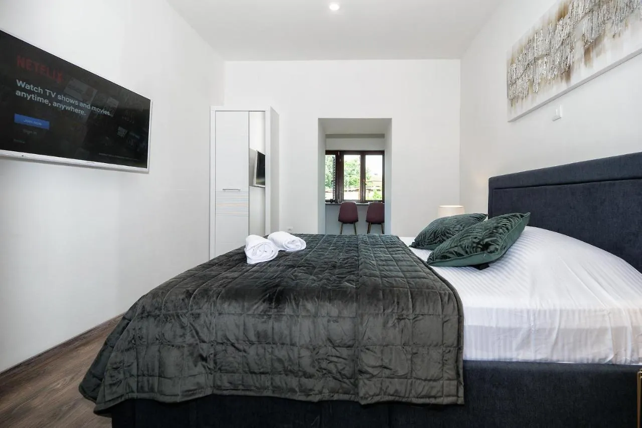 Arena Delight Studio Apartments 普拉